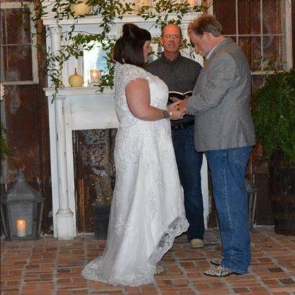 Ivory Lace Wedding Gown (Custom Made) - Picture 6 of 6